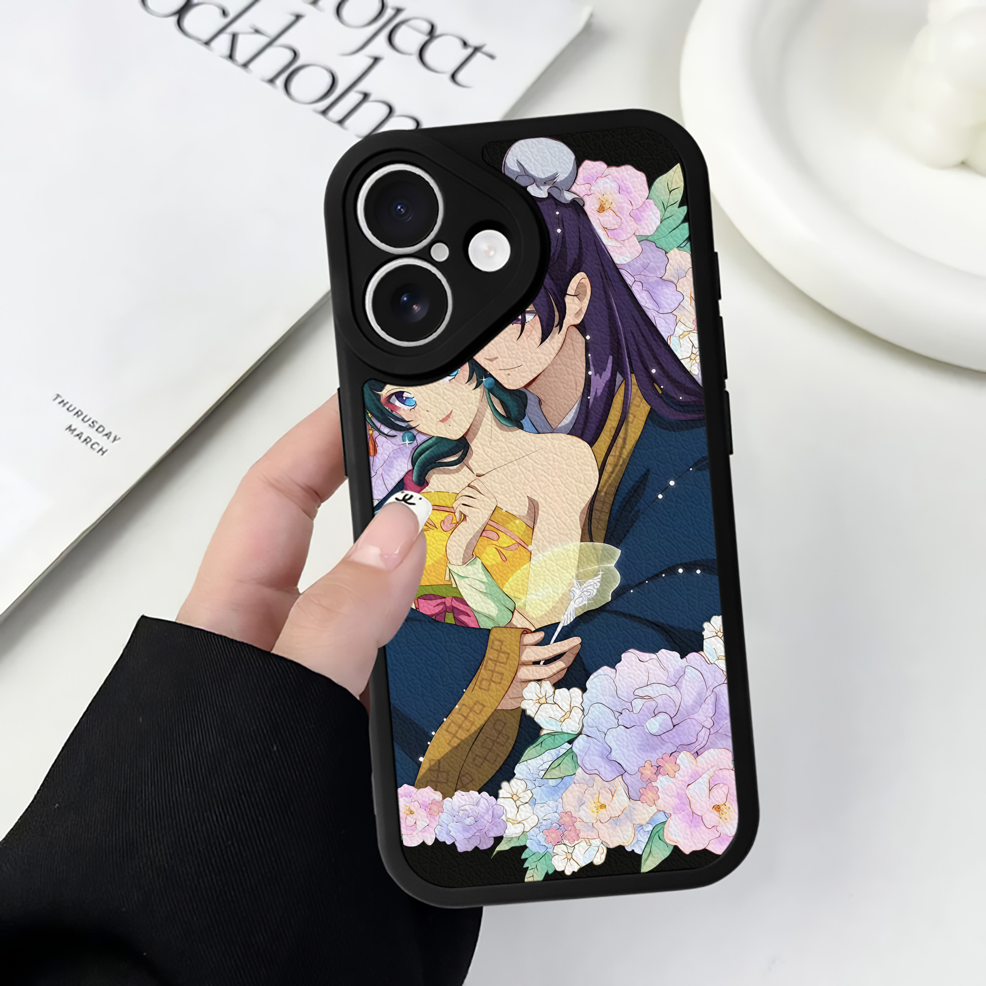 （画像用） 薬屋のひとりごと The Apothecary Diaries 【iPhone 16シリーズ対応】シリコンスマホケース（レザー調） 材質：シリコン
